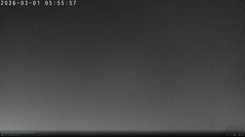 Évènement #2441 — deux pixels chauds fixes visibles à l'aube (gain capteur élevé)